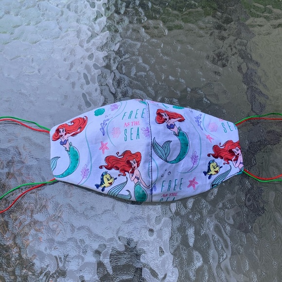 Little Mermaid: Ariel and Flounder Face Mask - Picture 1 of 4